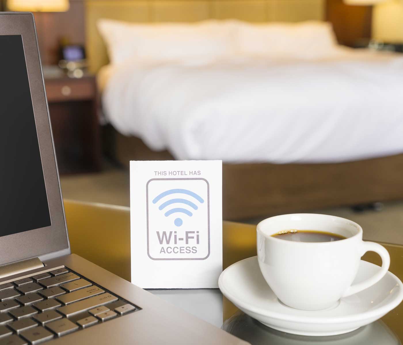 Einzelzimmer mit eigenes Bad mit Dusche und WC und kostenloses WLAN im ganzen Haus im Niebuhrs Hotel in Friedrichsdorf – ab 65 € pro Nacht